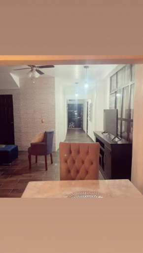 Agradable y caluroso apartamento de 3 recamaras y 2 Baños Completos recién remodelado
